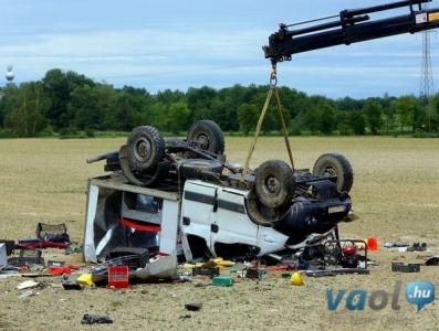 Négyen megsérültek egy balesetben a Vas megyei Ivánc és Viszák között