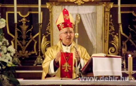 A pápa levélben köszöntötte aranymiséjén Bosák Nándor püspököt