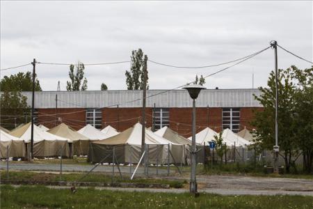 Illegális bevándorlás - Május elején megkezdi mûködését az ideiglenes befogadóállomás Körmenden