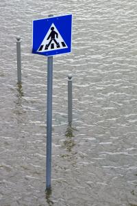 Árvíz - Az áradásban nem érintett vízügyi dolgozókat átvezényelték