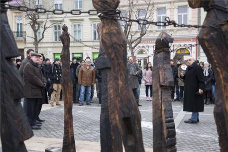 A Gulag áldozatainak emléket állító installáció Szombathelyen