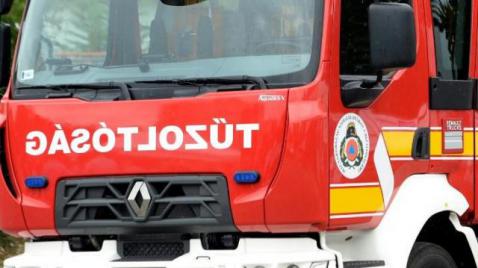 Tûz ütött ki egy négyszintes lakóházban Szombathelyen, többen füstmérgezést szenvedtek