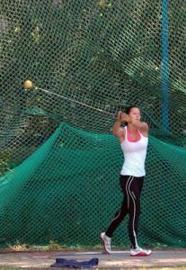 Ifjúsági "világrekordot" dobott a kalapácsvetõ Völgyi Helga
